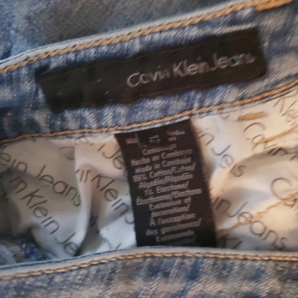 Calvin Klein Jeans Shape - Picture 3 of 5